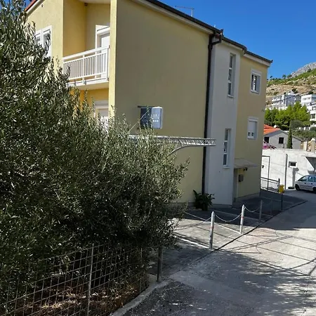 Apartament Kavajin