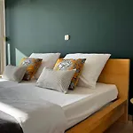 아파트 Kavajin