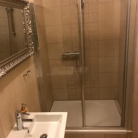 Kavajin Apartment *