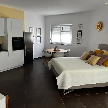 Kavajin Apartment Duce