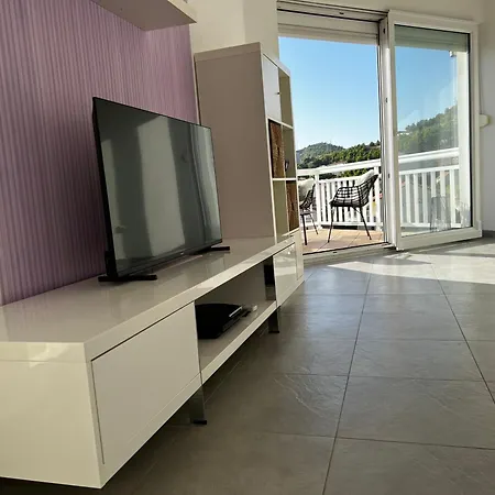 Kavajin Apartment *