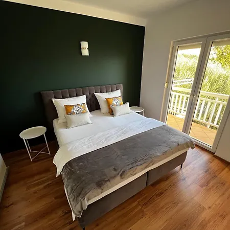 Kavajin Apartment *